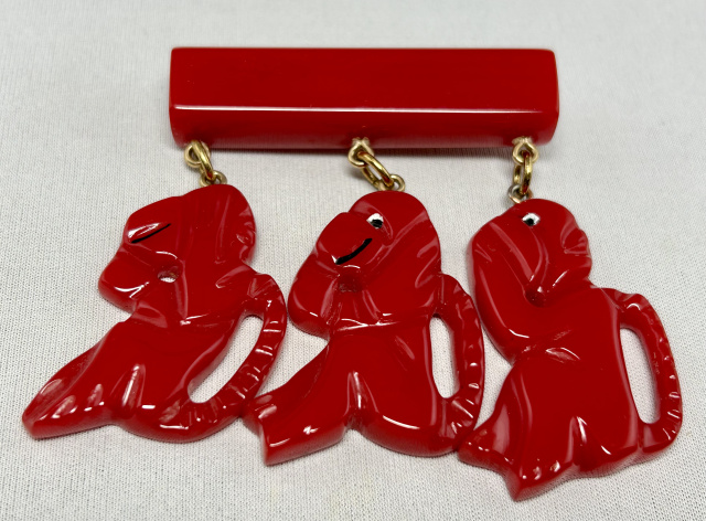 SZ61 Shultz red bakelite see no evil monkeys pin